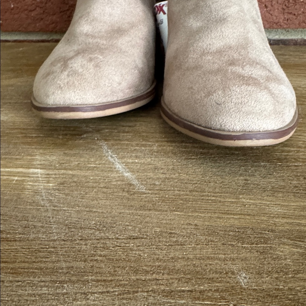 MIA - Picture 7 of 7